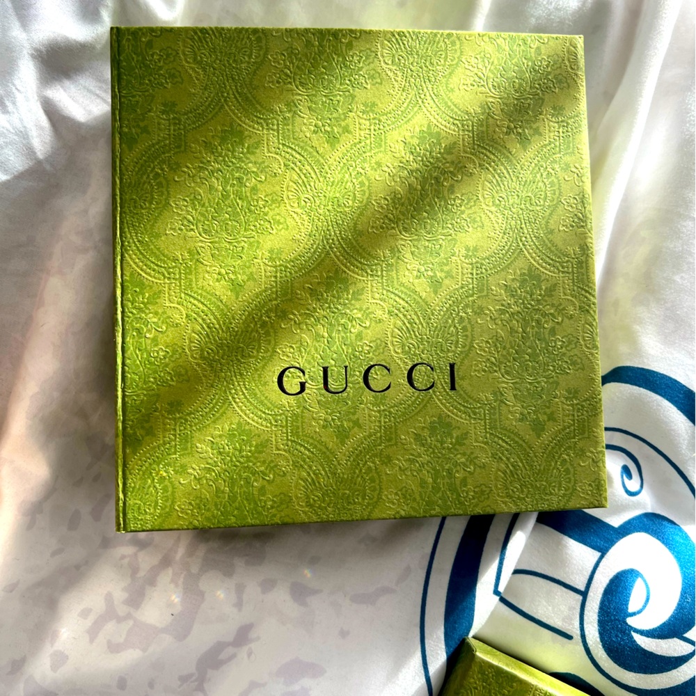 Authentic boxes